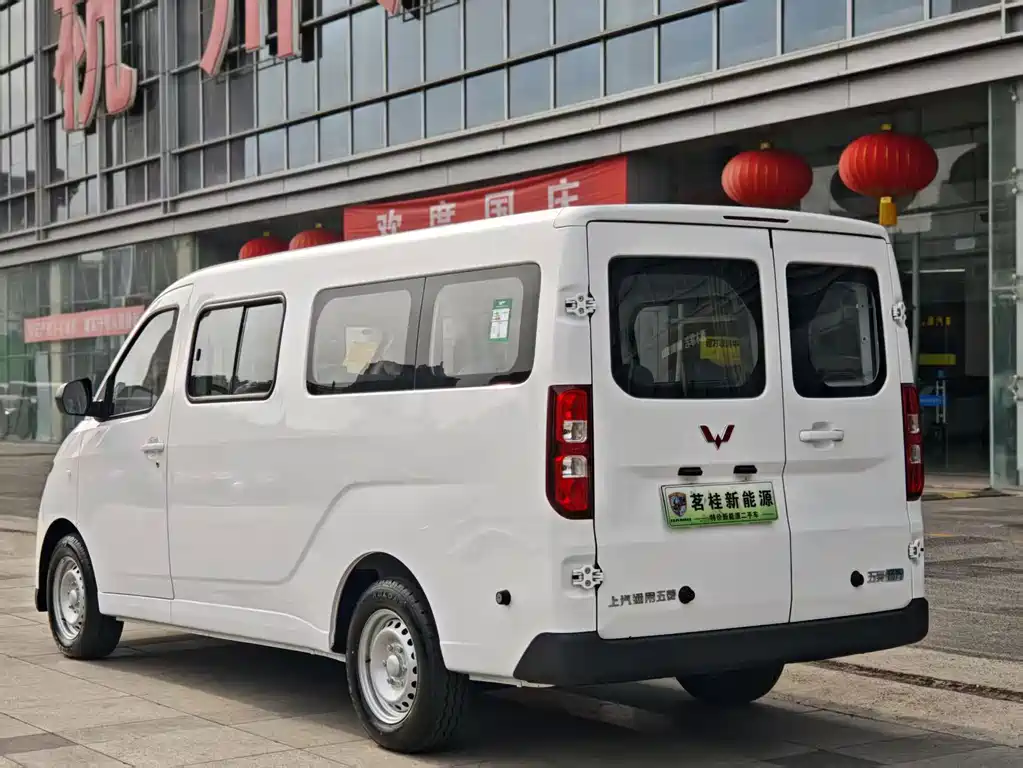 Wuling Yangguang — миниатюра 5