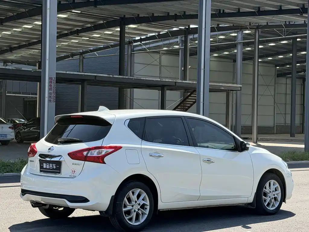 Nissan Tiida — миниатюра 10