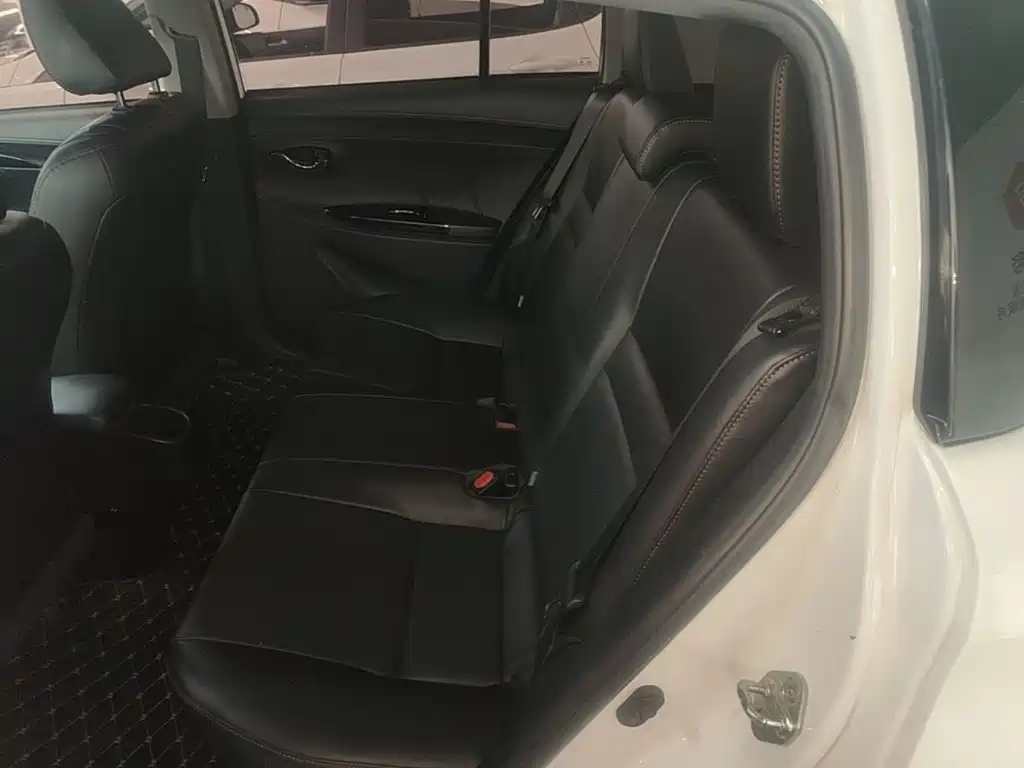 Toyota Yaris L — миниатюра 17
