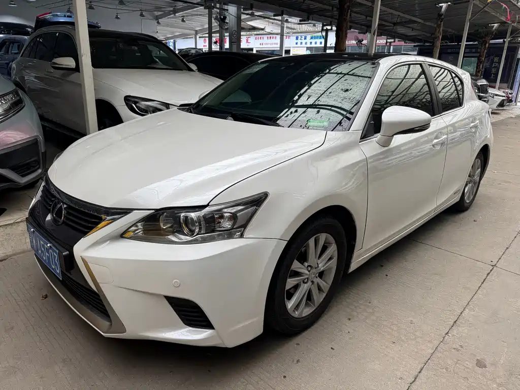 Lexus CT 2015