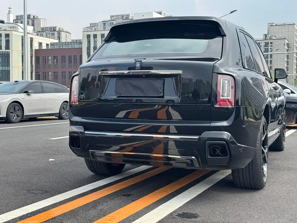 Rolls-Royce Cullinan — миниатюра 5