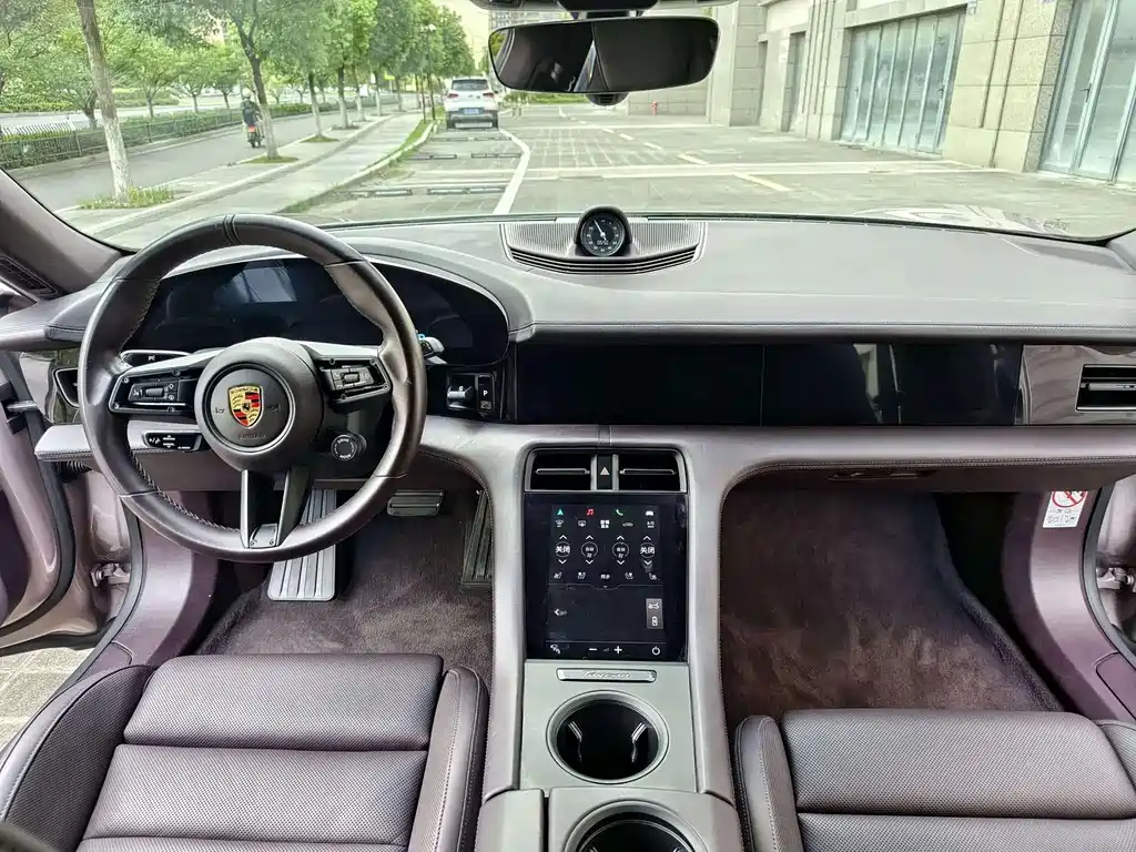Porsche Taycan — миниатюра 6
