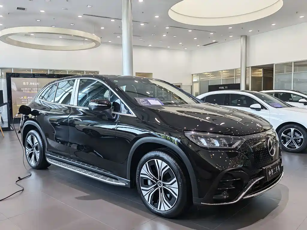 Mercedes-Benz EQE SUV — миниатюра 3