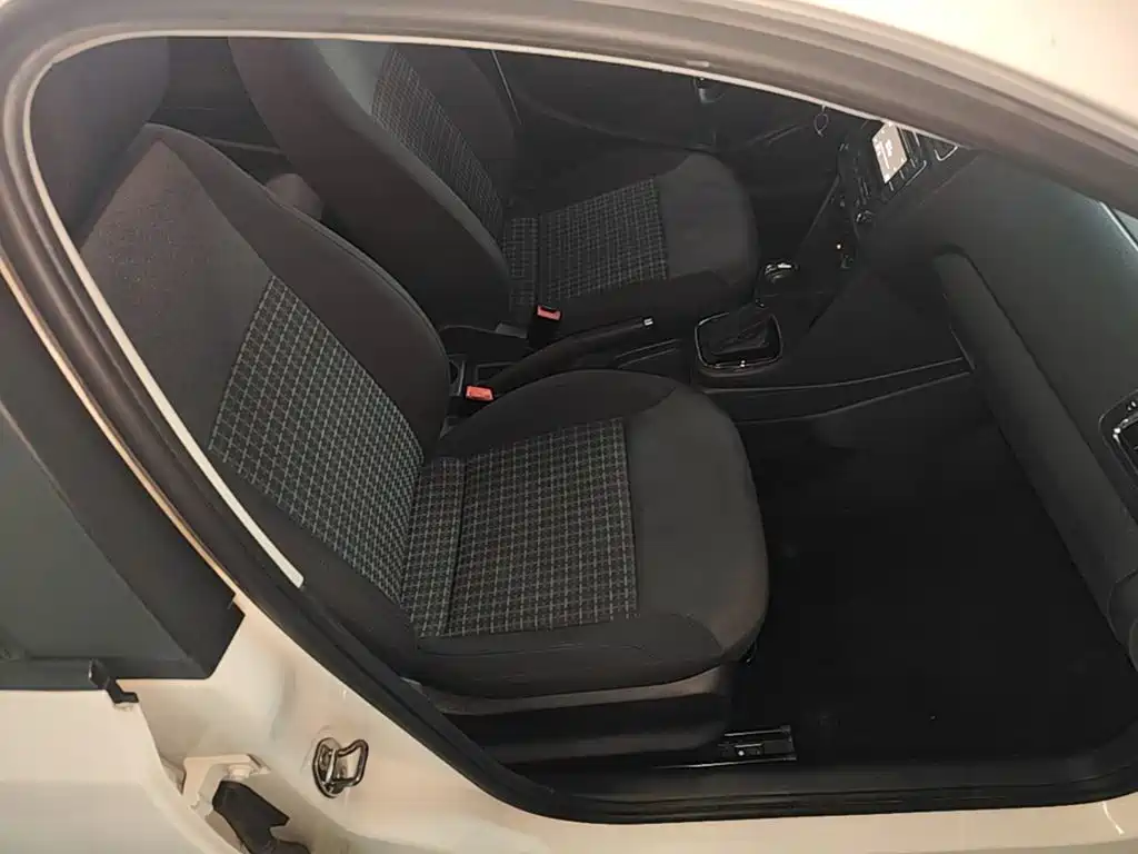 Volkswagen Polo — миниатюра 25