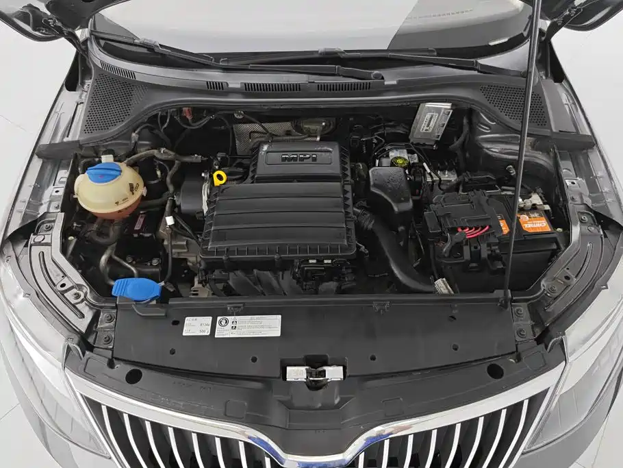 Skoda Rapid — миниатюра 10