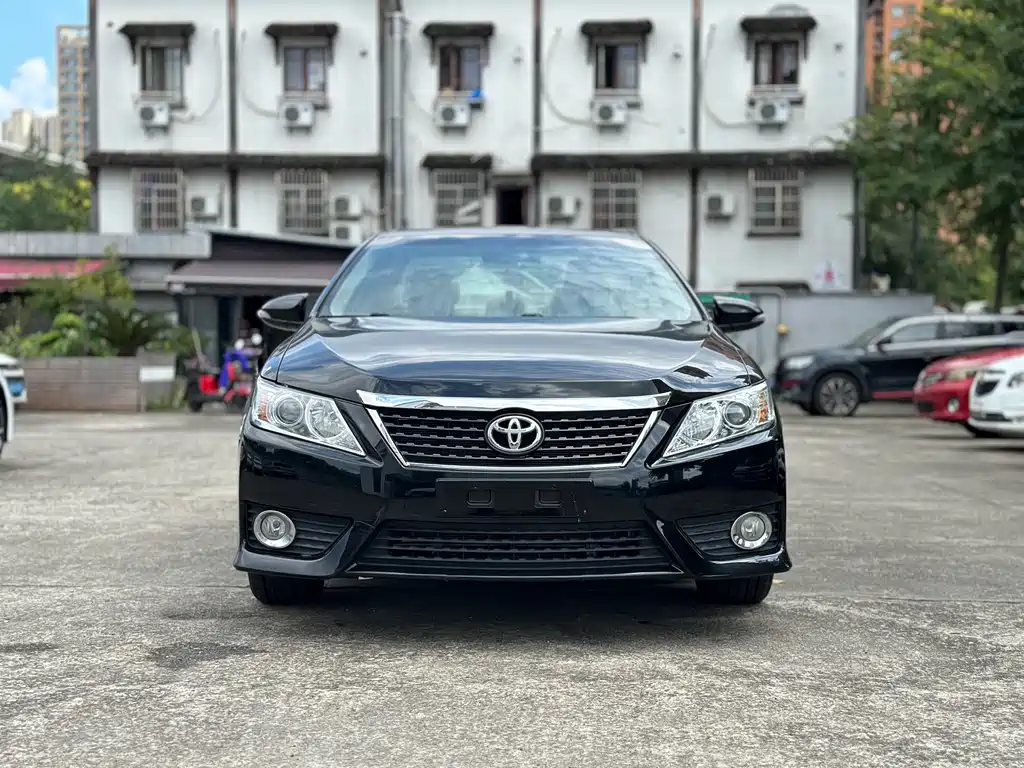 Toyota Camry — миниатюра 2