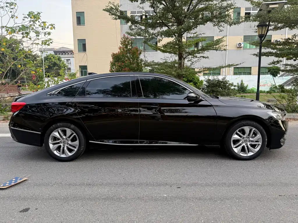 Honda Accord — миниатюра 10