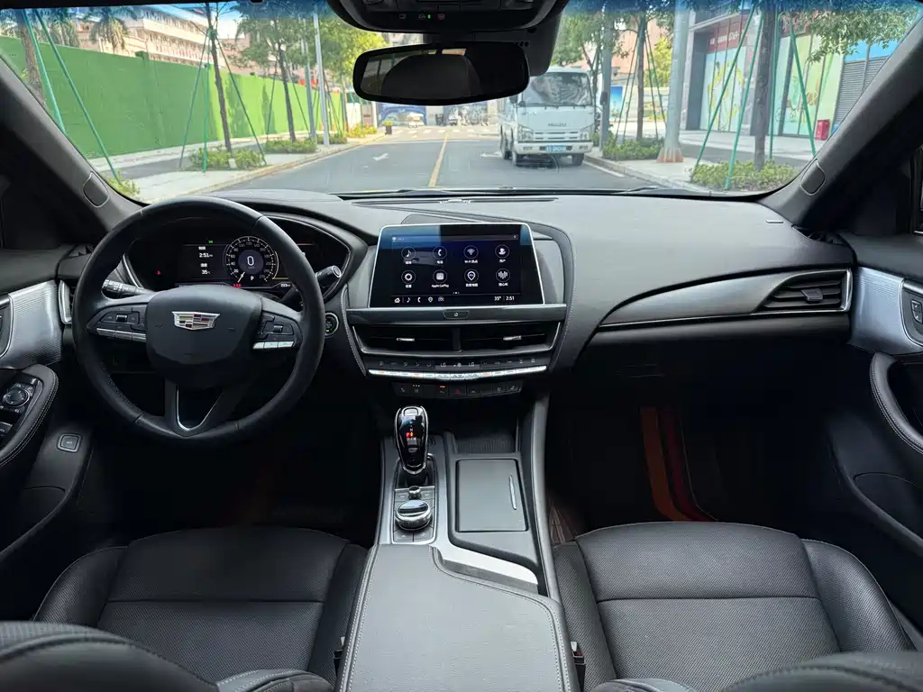 Cadillac CT5 — миниатюра 6