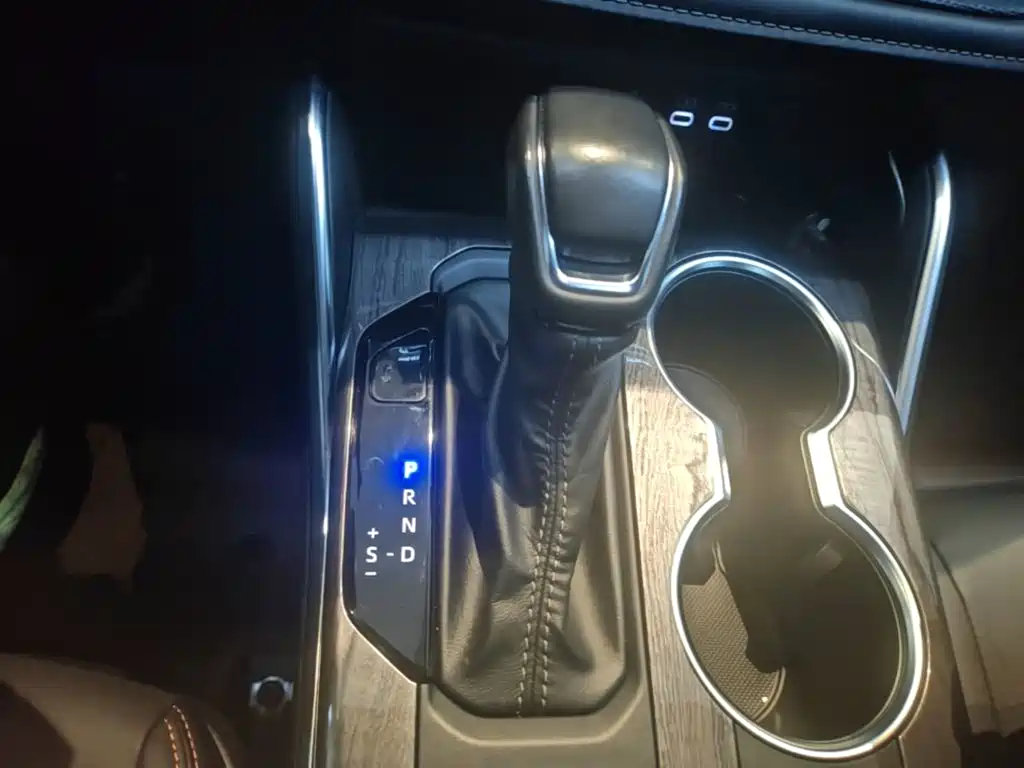 Toyota Crown Kluger — миниатюра 14