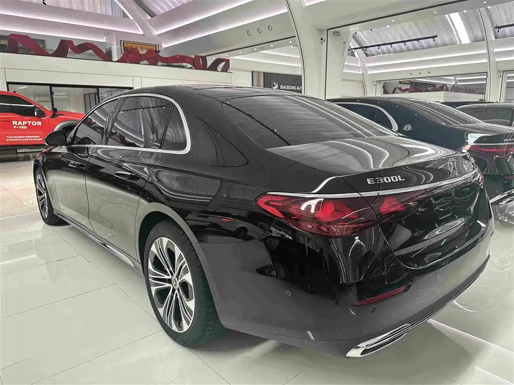 Mercedes-Benz E-Class — миниатюра 17