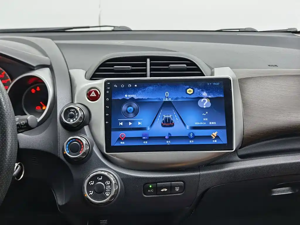 Honda Fit — миниатюра 12