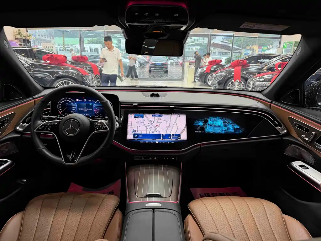 Mercedes-Benz E-Class — миниатюра 14
