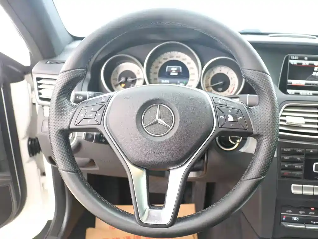 Mercedes-Benz E-Class (Import) — миниатюра 12