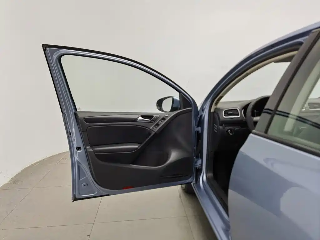 Volkswagen Golf — миниатюра 8