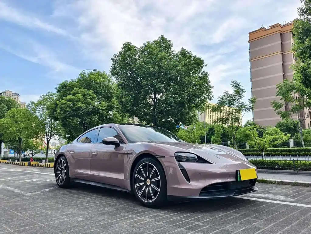 Porsche Taycan — миниатюра 2