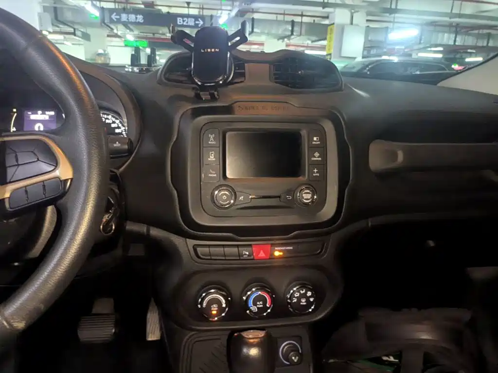 Jeep Renegade — миниатюра 13