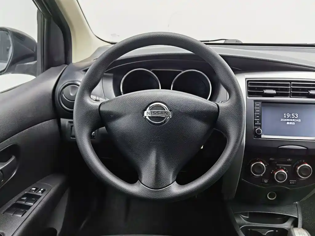 Nissan Livina — миниатюра 11