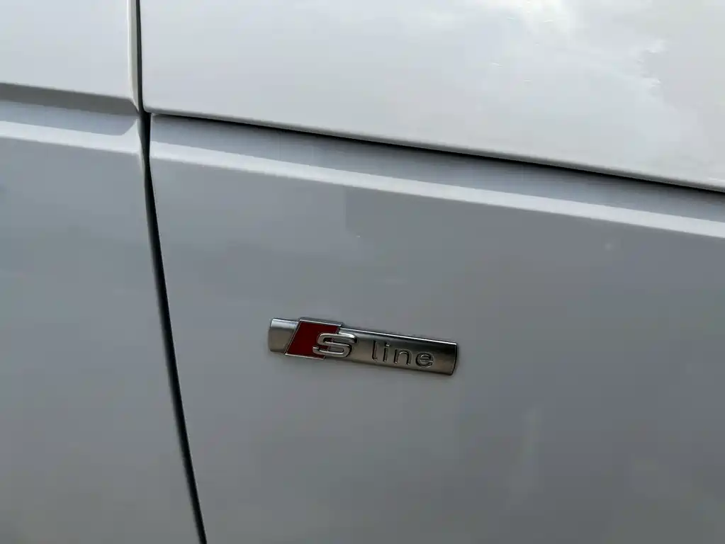 Audi A4L — миниатюра 25