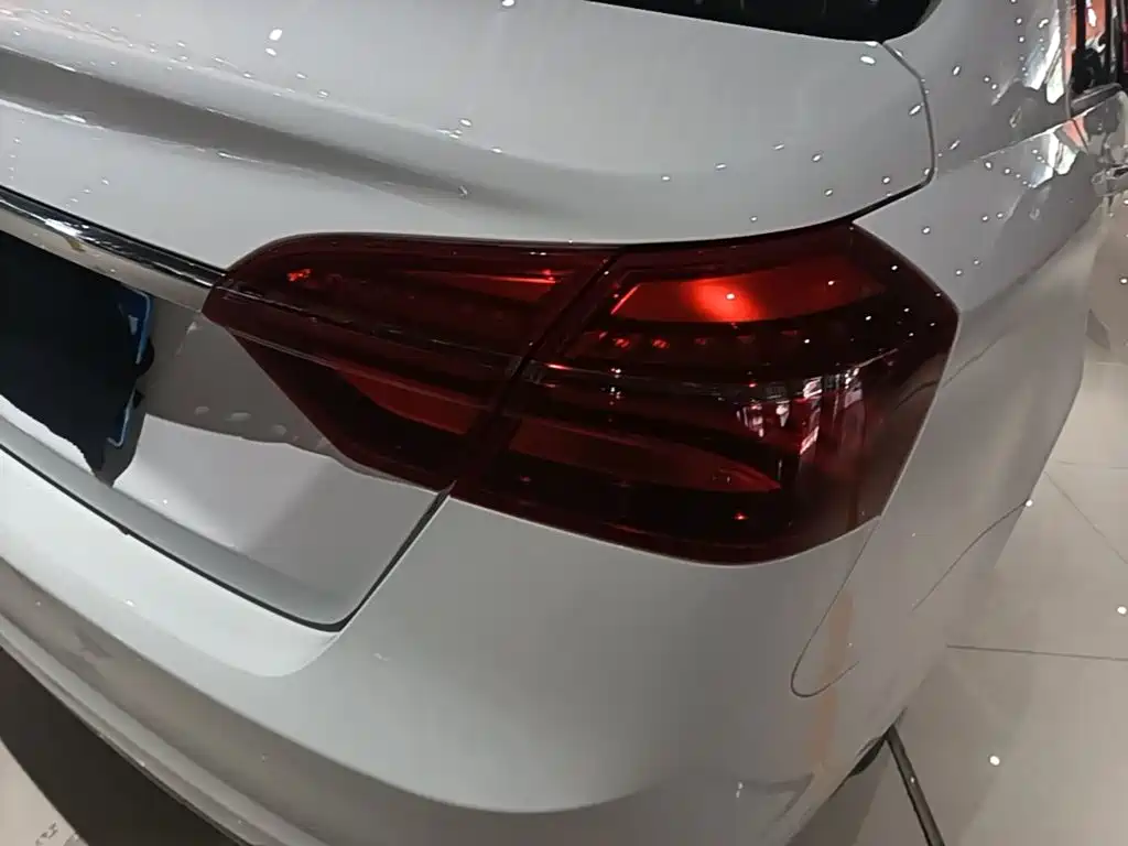 Geely Emgrand — миниатюра 8