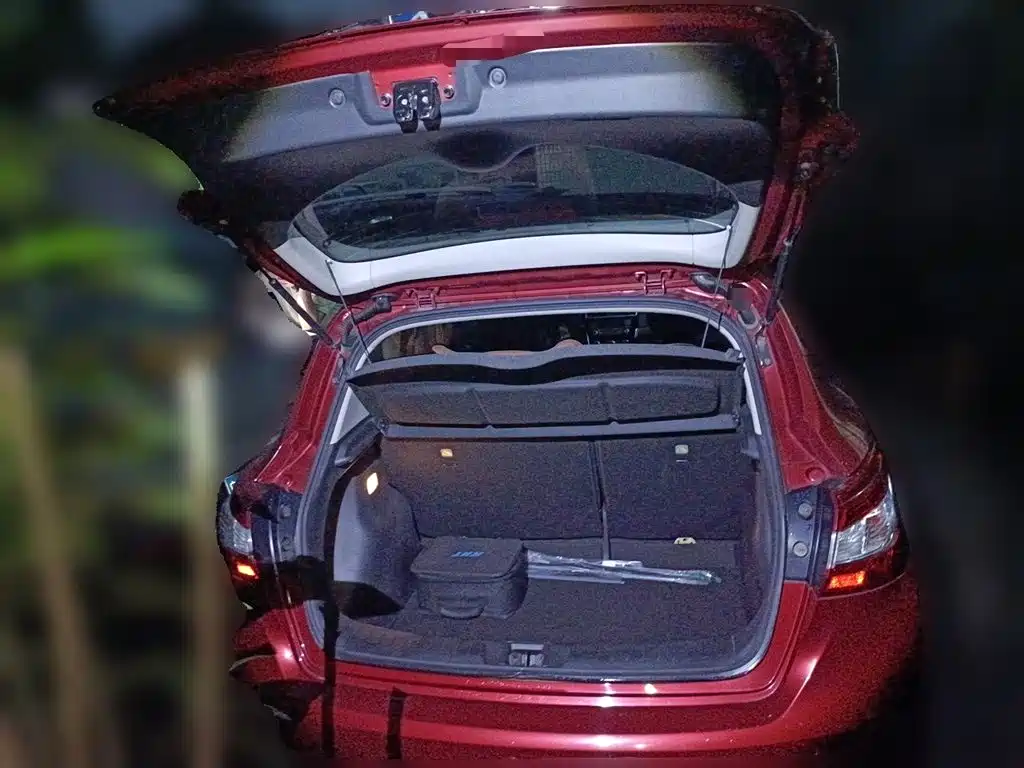 Nissan Tiida — миниатюра 20