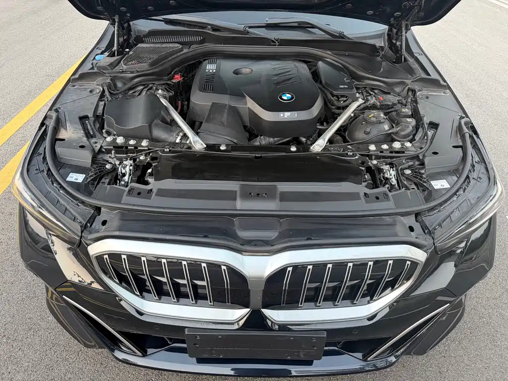 BMW 5 Series — миниатюра 9