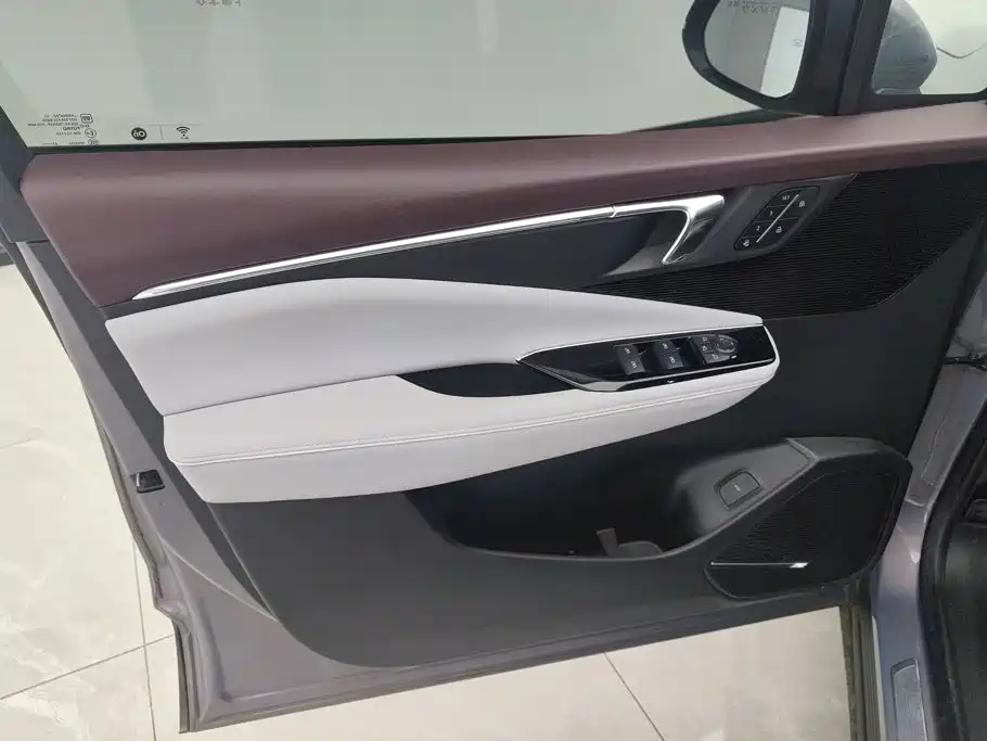 Buick E4 — миниатюра 7
