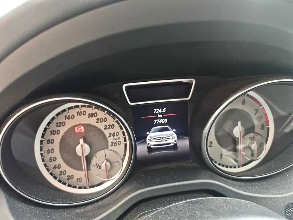 Mercedes-Benz GLA (Import) — миниатюра 10