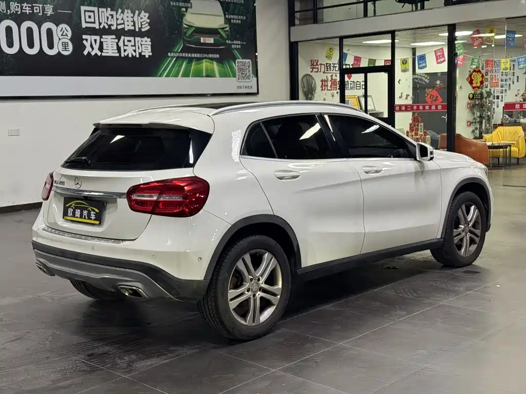 Mercedes-Benz GLA (Import) — миниатюра 17