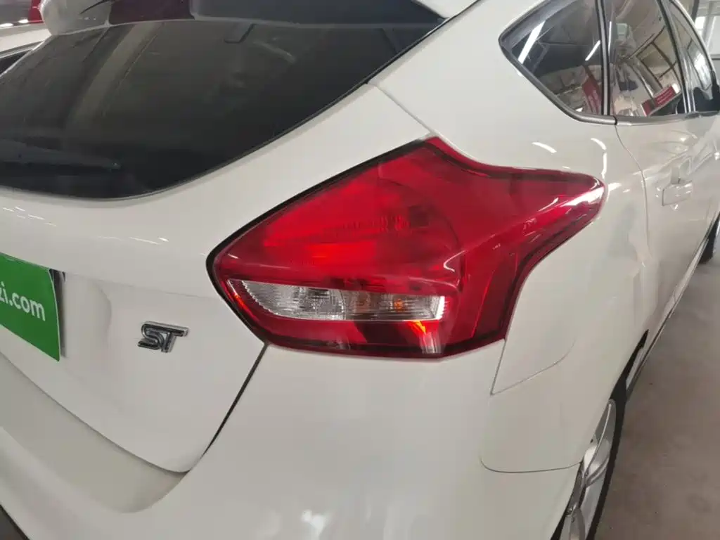 Ford Focus — миниатюра 8
