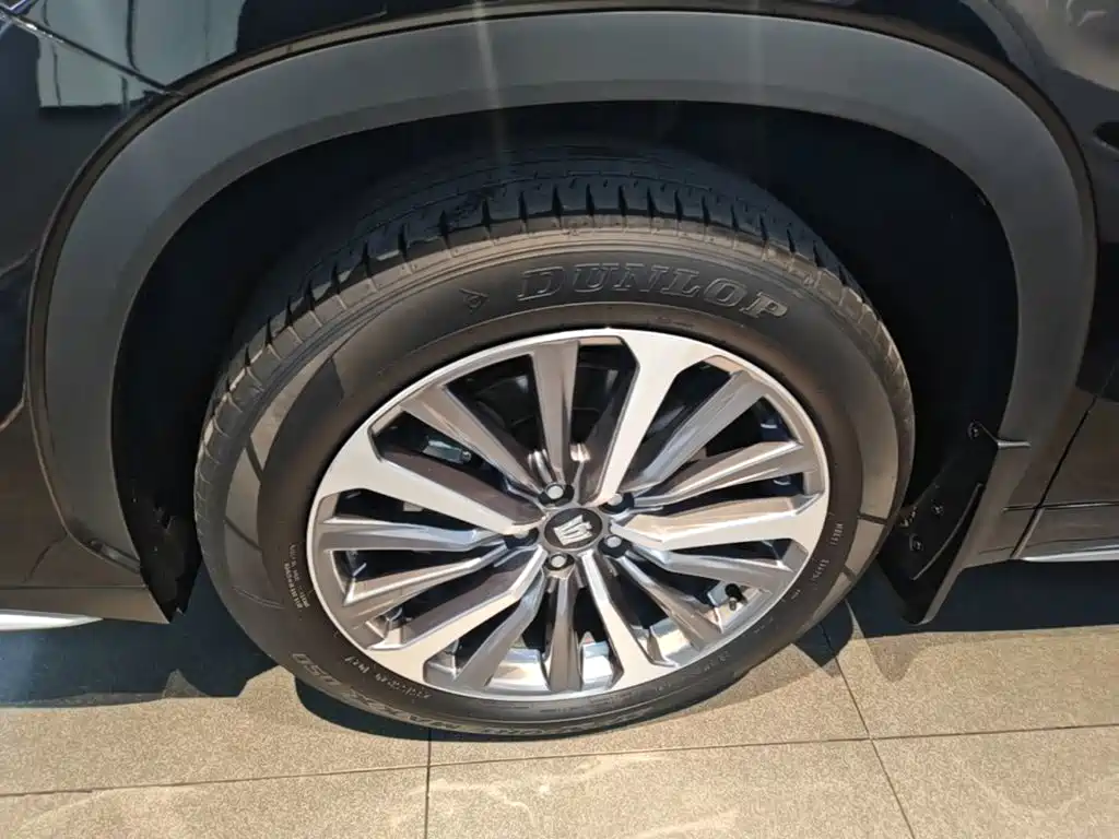 Toyota Crown Kluger — миниатюра 23