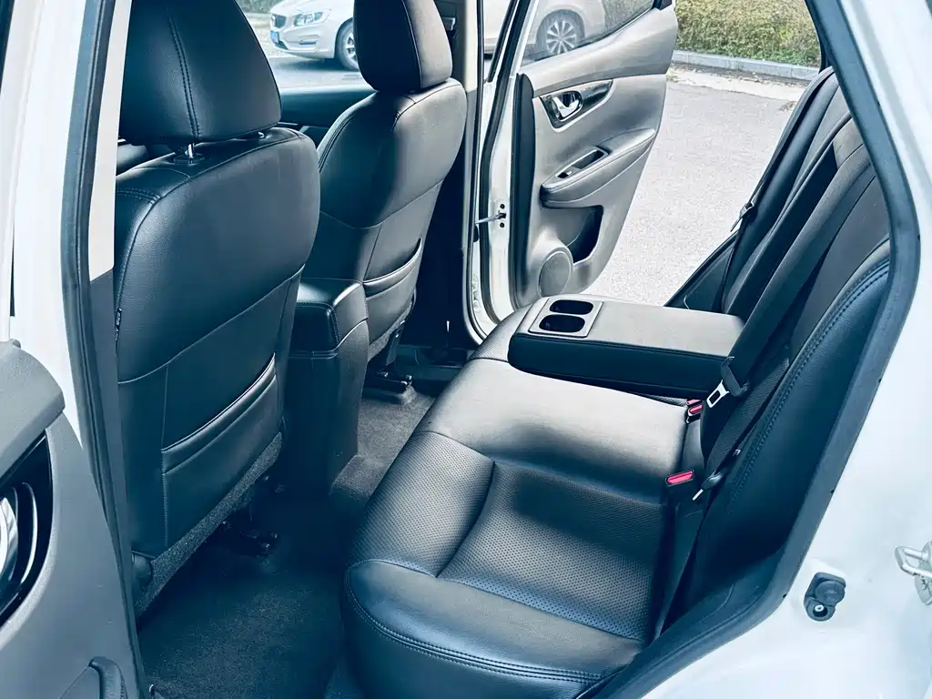 Nissan Qashqai — миниатюра 8