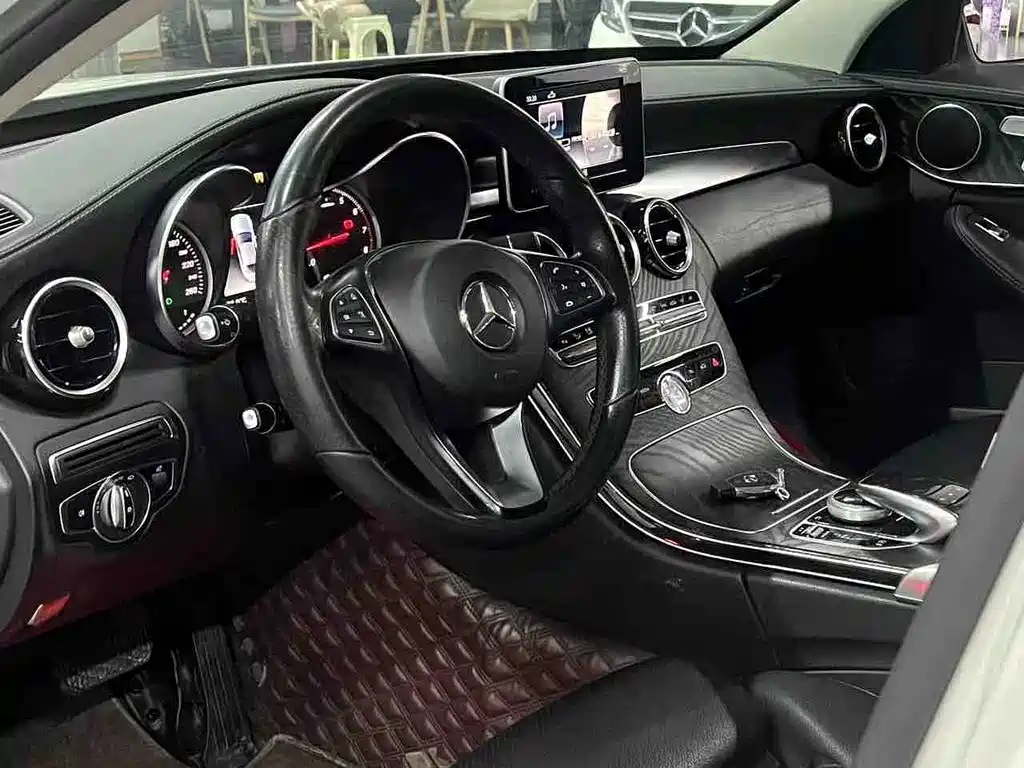 Mercedes-Benz C-Class — миниатюра 5