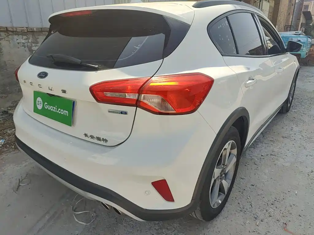 Ford Focus Active — миниатюра 8