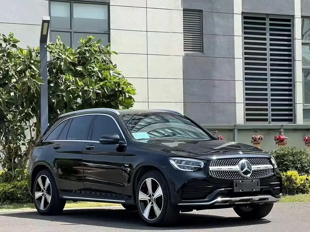 MERCEDES-BENZ GLC