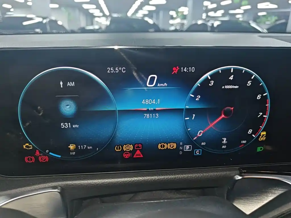 Mercedes-Benz GLB — миниатюра 12