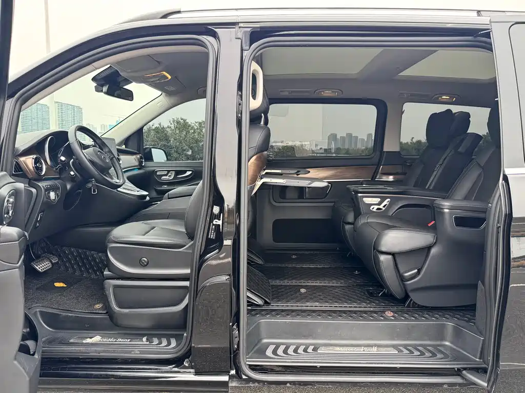 Mercedes-Benz V-Class — миниатюра 29