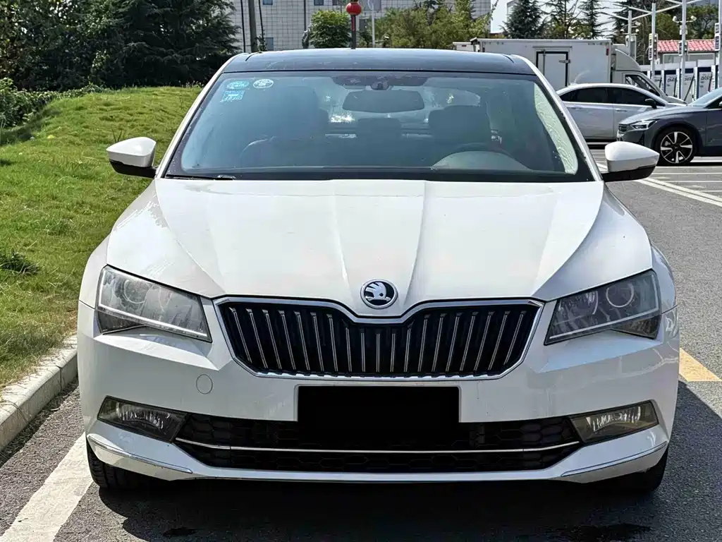 Skoda Superb — миниатюра 2