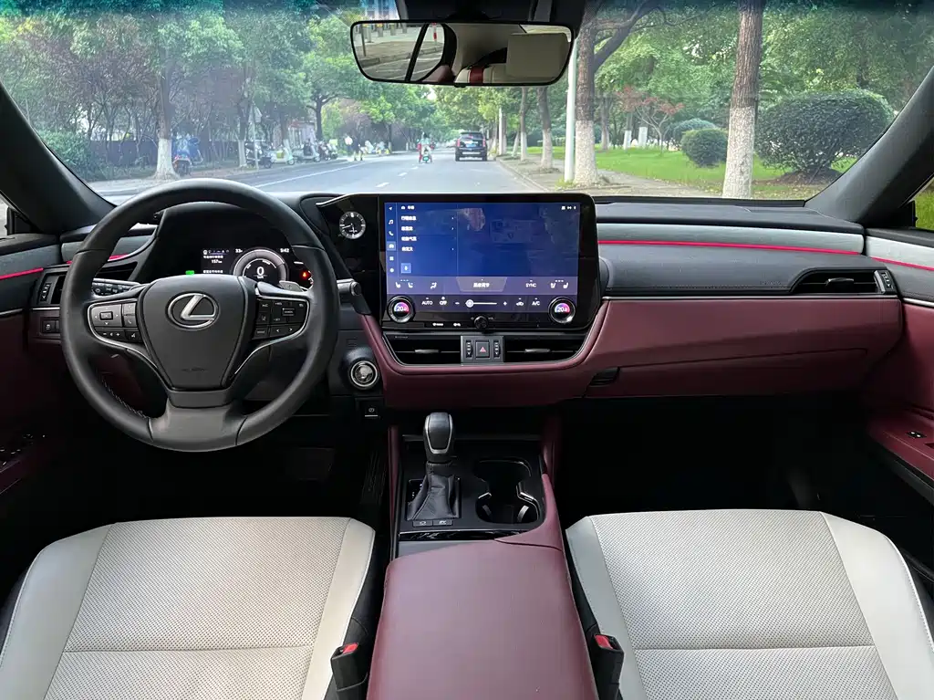 Lexus ES — миниатюра 12