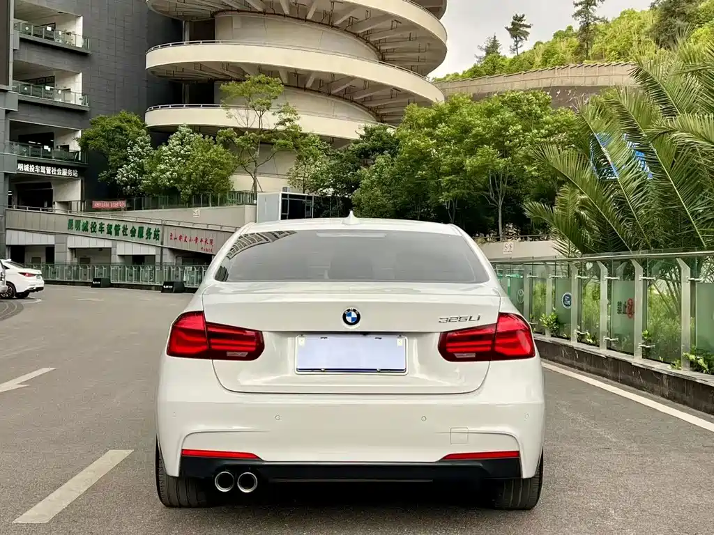 BMW 3 Series — миниатюра 7