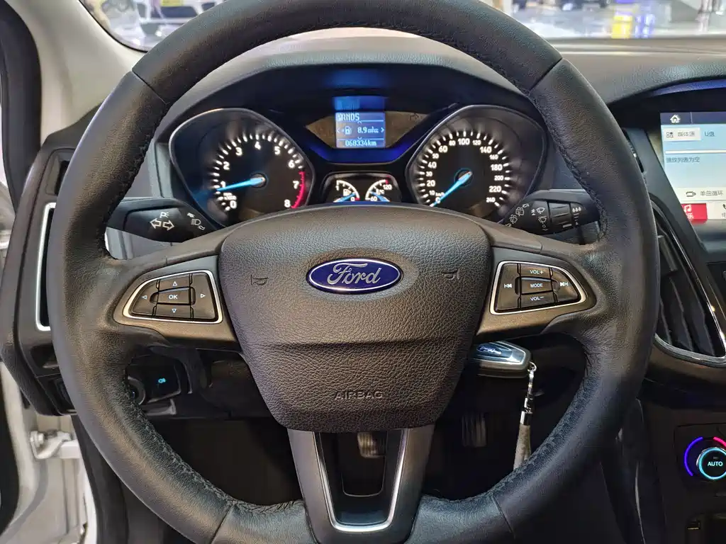 Ford Focus — миниатюра 7