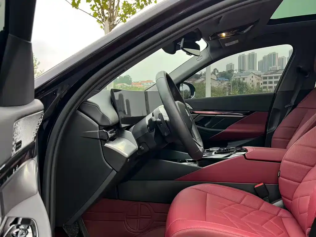 BMW 5 Series — миниатюра 7