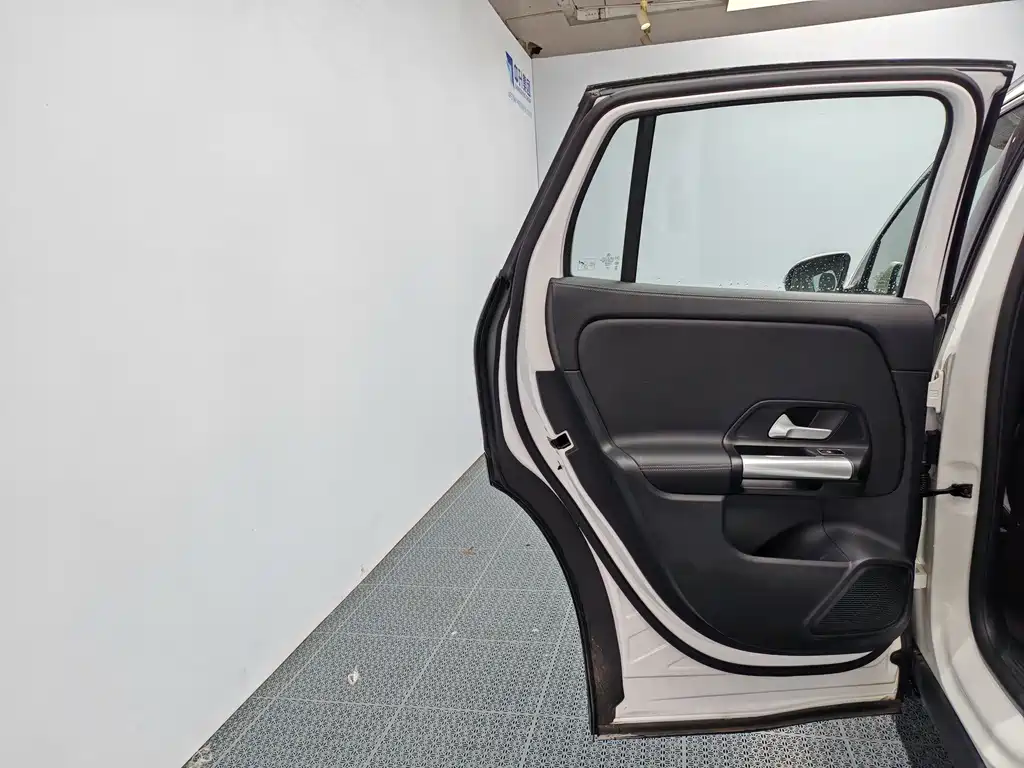 Mercedes-Benz GLA — миниатюра 14