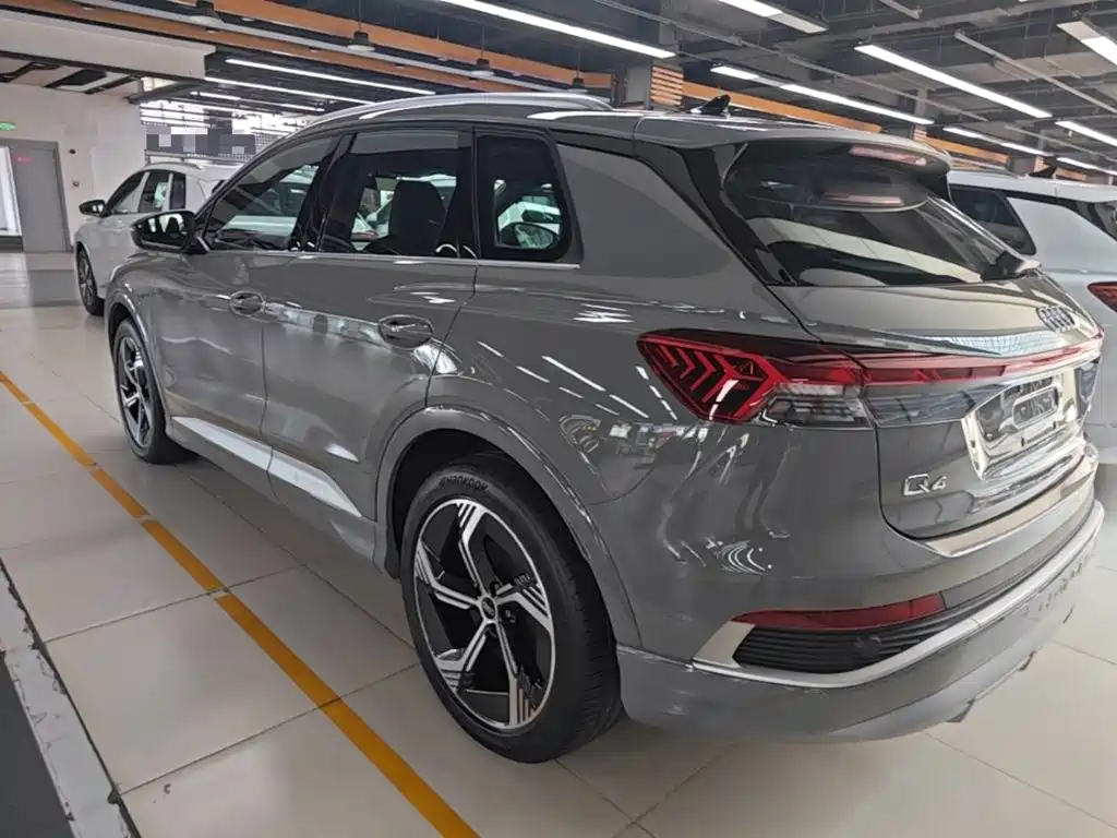 Audi Q4 e-tron — миниатюра 5