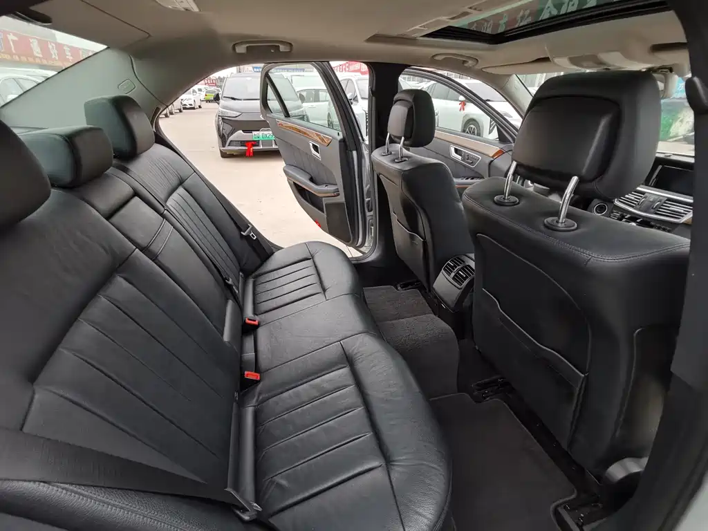 Mercedes-Benz E-Class (Import) — миниатюра 14