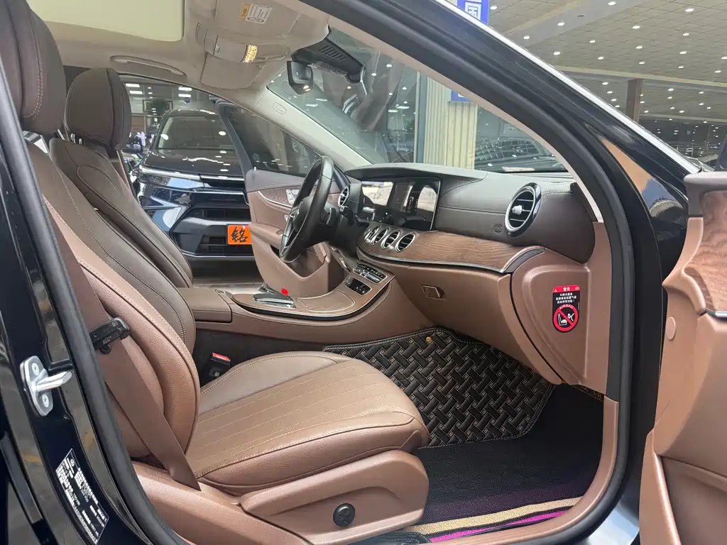Mercedes-Benz E-Class — миниатюра 8