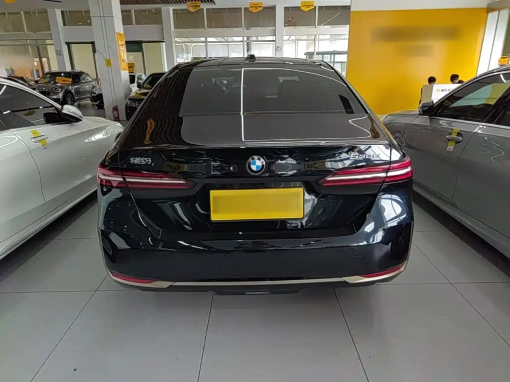 BMW 5 Series — миниатюра 6