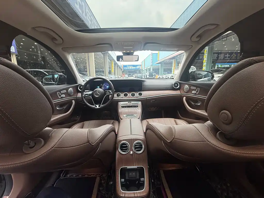 Mercedes-Benz E-Class — миниатюра 15