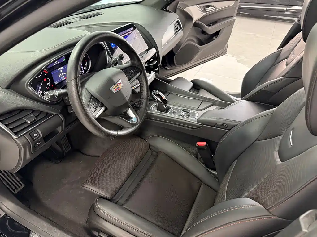 Cadillac CT5 — миниатюра 8