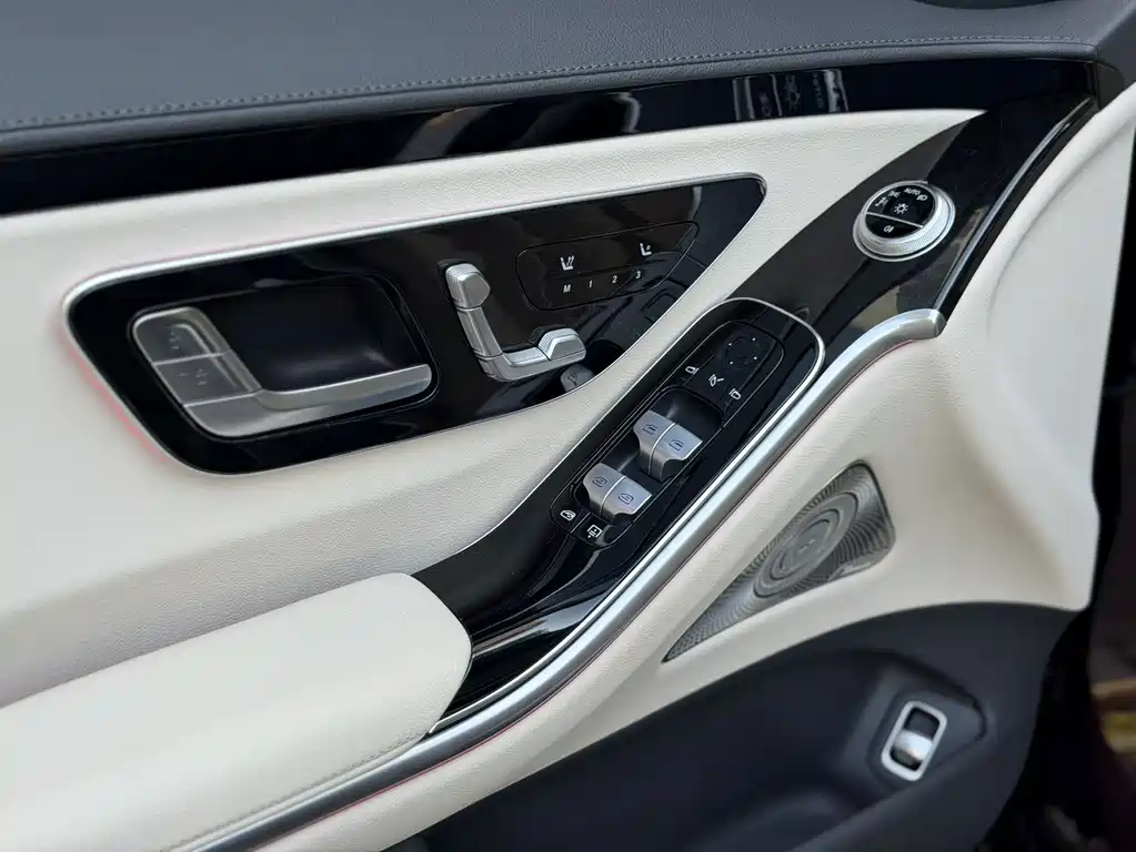 Mercedes-Benz S-Class — миниатюра 7