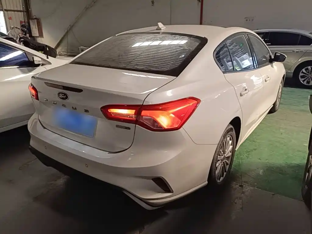Ford Focus — миниатюра 7